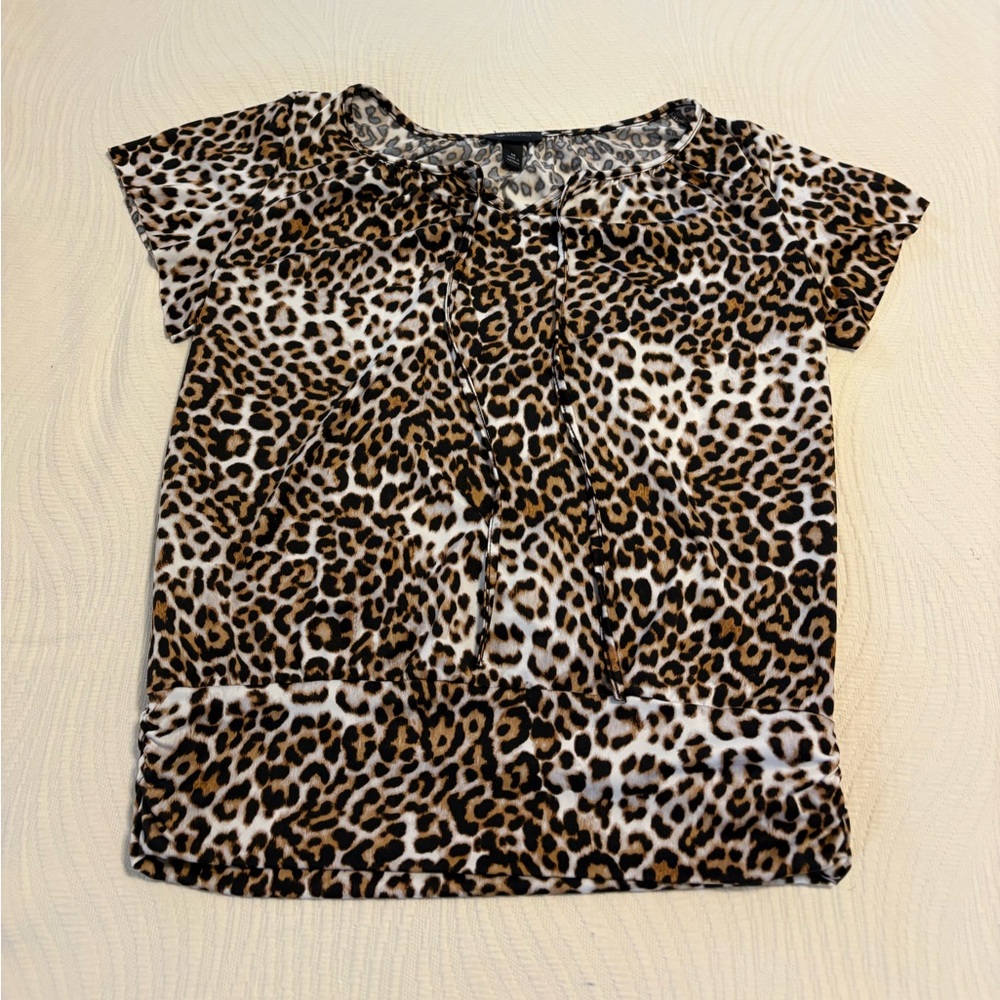 AB Studio Short Flutter Sleeve Leopard Print Top - Picture 2 of 7